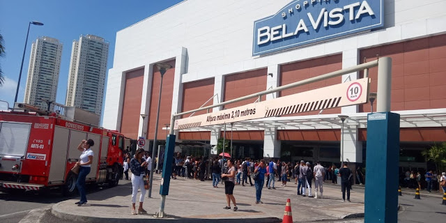 Shopping é evacuado em Salvador após incêndio em lanchonete