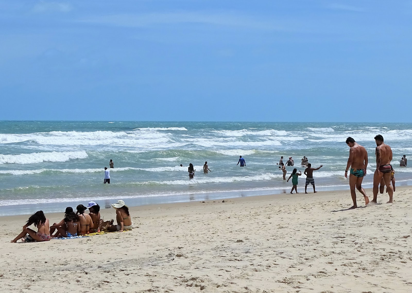 Último fim de semana de 2019 tem 19 praias próprias ao banho em Fortaleza foto