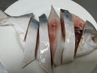 Pomfret fish cut into pieces for Pomfret fish tawa fry recipe