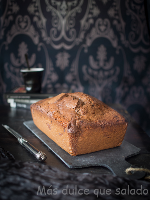 Bizcocho de natillas de chocolate relleno de mermelada de calabaza. Vídeo Receta