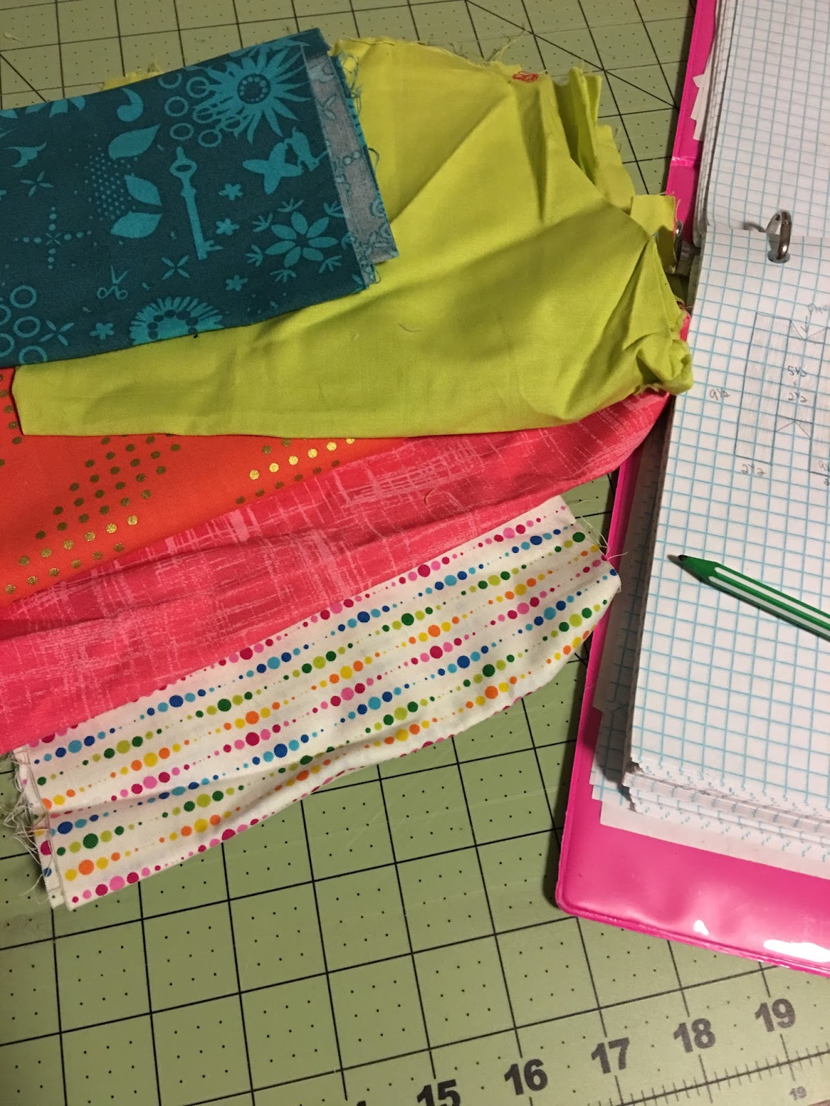 Schnitzel & Boo MEOW a Candy Cat Quilt Along Free Pattern/Tutorial