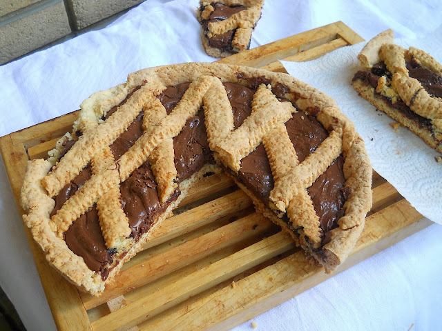 crostata con crema alla nocciola