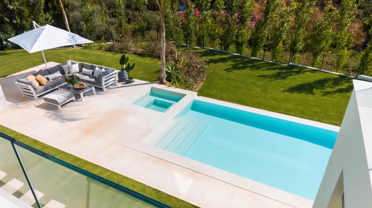 27 Photos vs. Luxury Contemporary Villa In Marbella Golf Valley vs. Interior Design Tour
