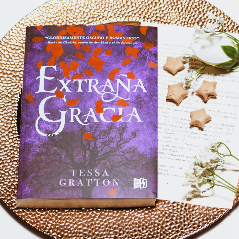 Reseña “EXTRAÑA GRACIA”