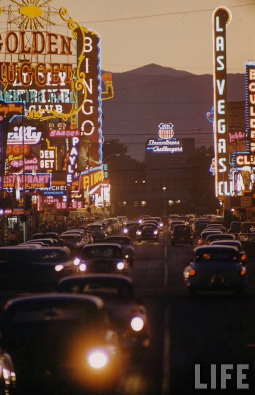 30 Amazing Color Photographs That Capture Las Vegas' Nightlife in 1955