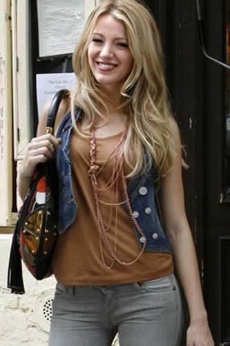 All Kinds Of Girl Look Básico Blake Lively