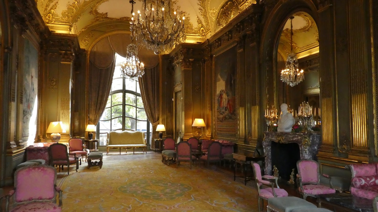 Parisbiseart Ambassade d'Espagne (Résidence de l'ambassadeur) Parisbiseart Ambassade d'Espagne (Résidence de l'ambassadeur)