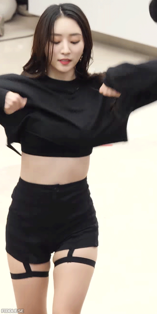 상의가 너무 많이 올라간 드림캐쳐 수아 - 꾸르