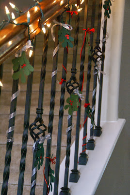 DIY Mistletoe Decor / Easy Christmas decorations & free printable