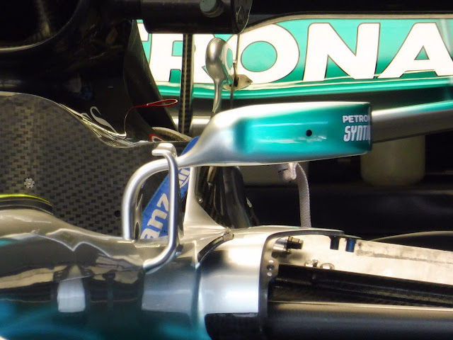 Mercedes W08 - I nuovi specchietti retrovisori introdotti in Austria