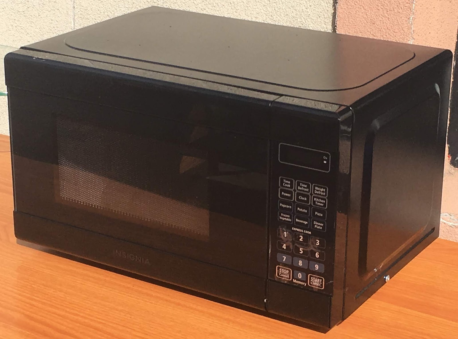 Uhuru Furniture & Collectibles: Black Microwave - $25 SOLD