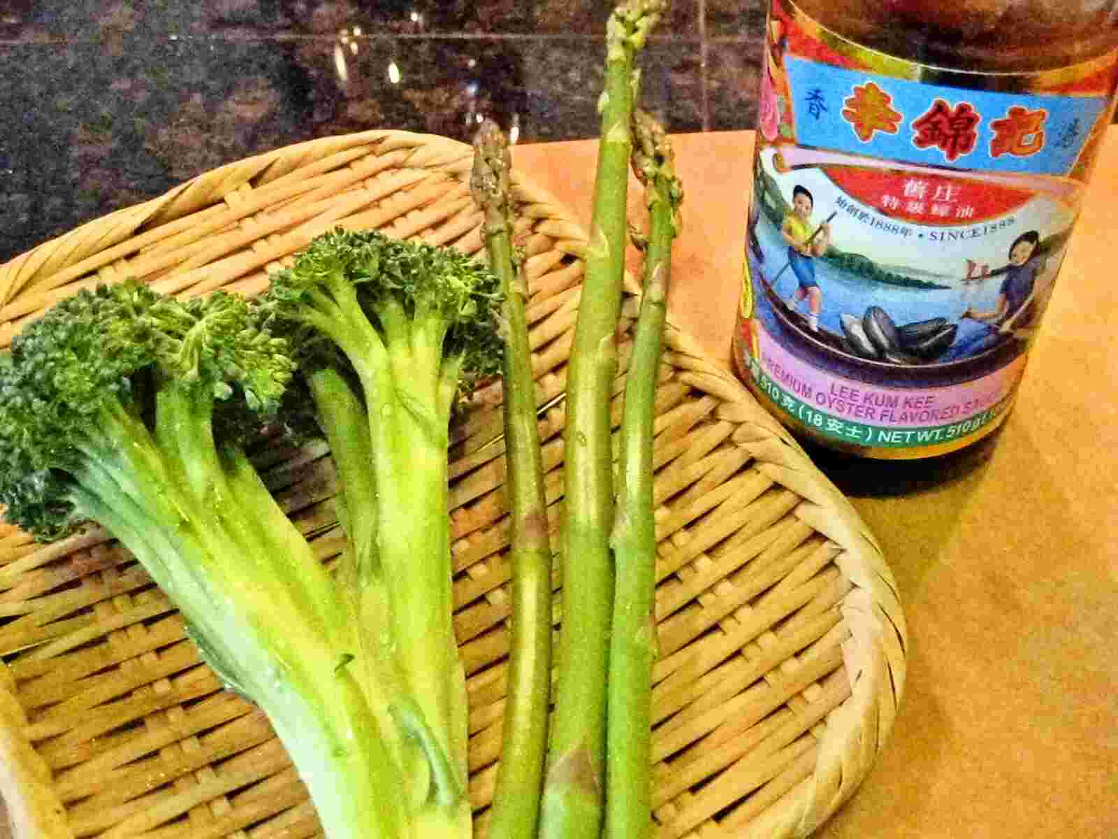 Recipes for Tom Broccoli and asparagus with oyster sauce