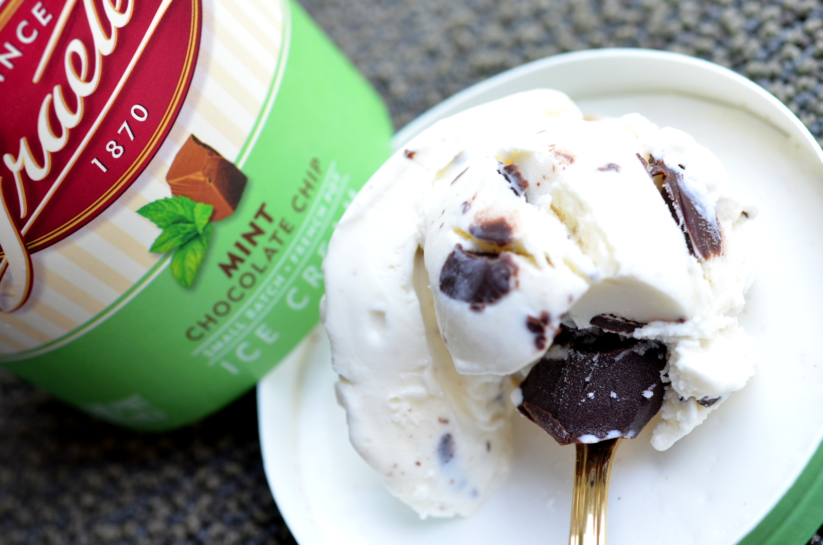 food and ice cream recipes REVIEW Graeter's Mint Chocolate Chip