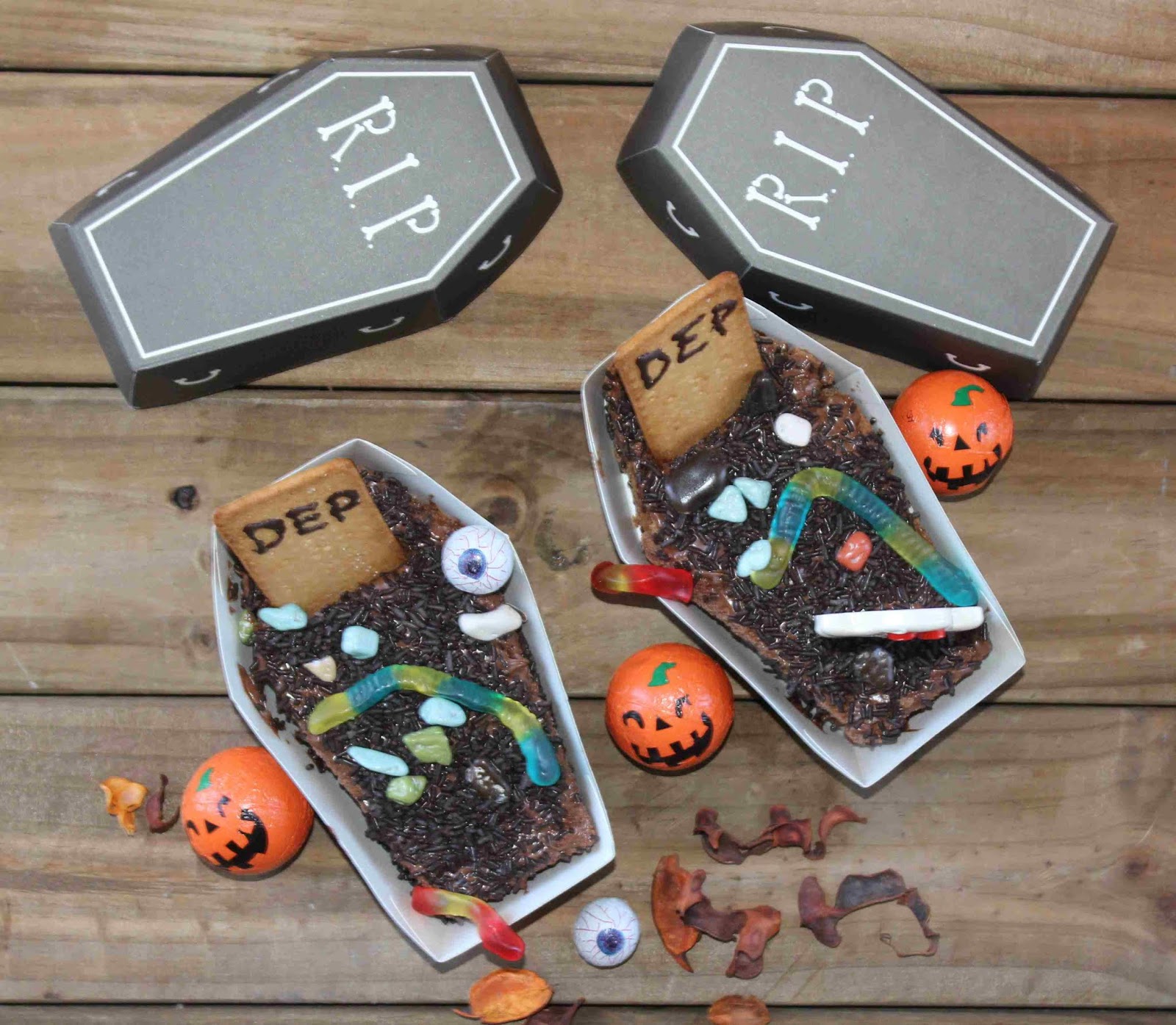 cocina facil y elaborada TUMBAS DE BIZCOCHO Y NUTELLA PARA HALLOWEEN