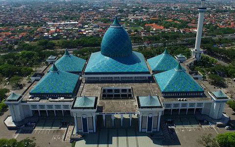  Masjid Agung Surabaya