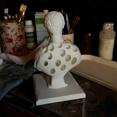 3D Printed Julius Caesar pencil holder via foobella.blogspot.com