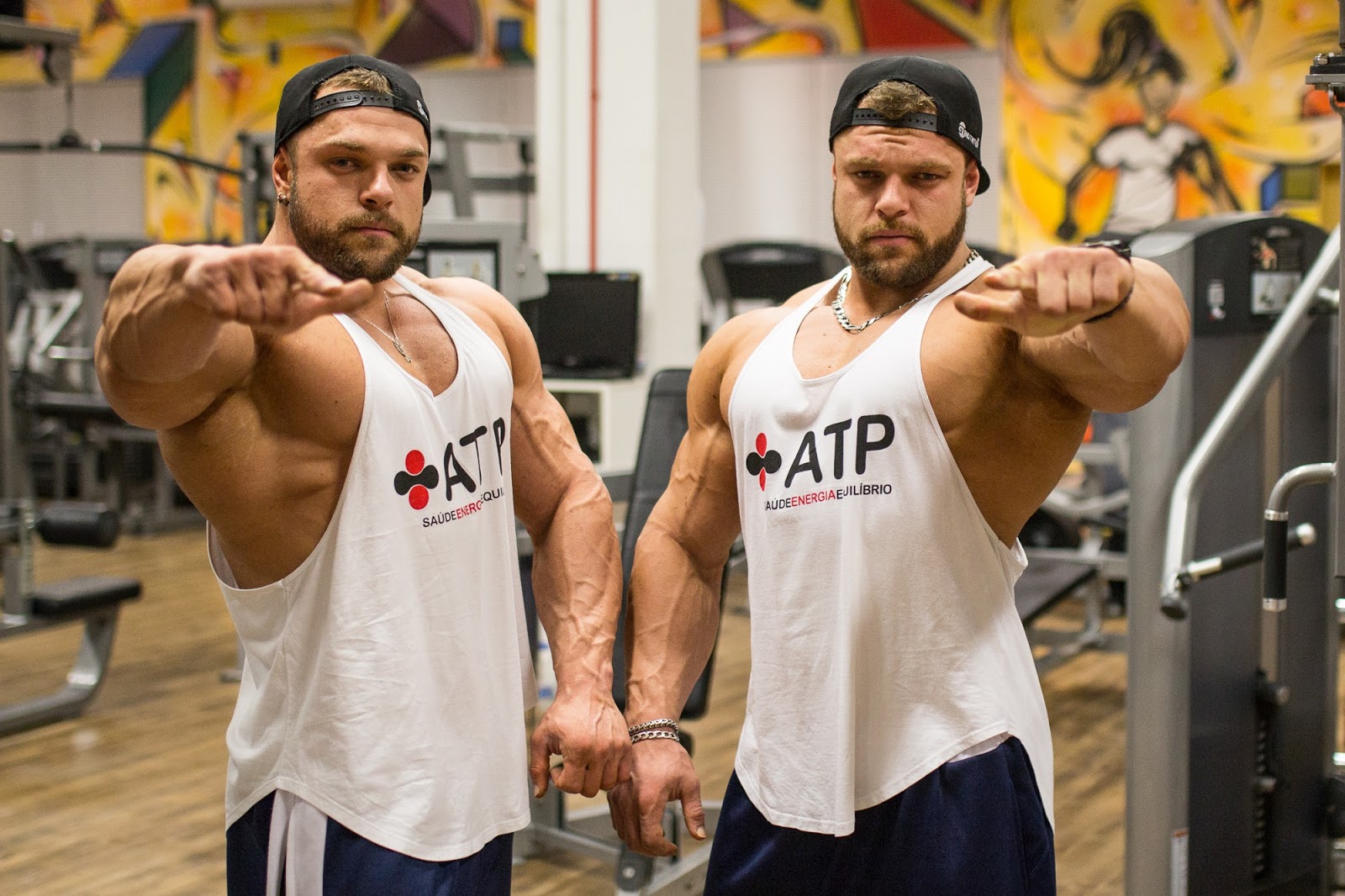 Worldwide Bodybuilders Brazilian muscle twins Vitor Hugo and Marcus