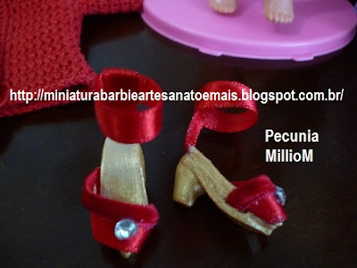Vestido, casaco e sapatos de Crochê Para a Susi Antiga Criada Por Pecunia MillioM