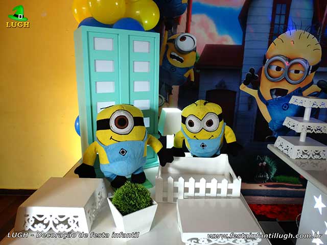 Mesa decorada provençal tema Minions para aniversário Mesa decorada tema Minions para aniversário