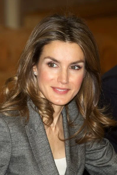 Crown Princess Letizia of Spain attended Antena 3 Foundation meeting in Madrid. Hugo Boss grey suit, blazer