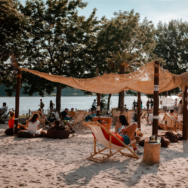 Jeck am Beach Sommerkarneval mit Black Föös und Kasalla im Bikini Beach in Bonn CityLights Bonn