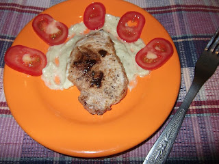 COTLET DE PORC CU SOS ALIOLI