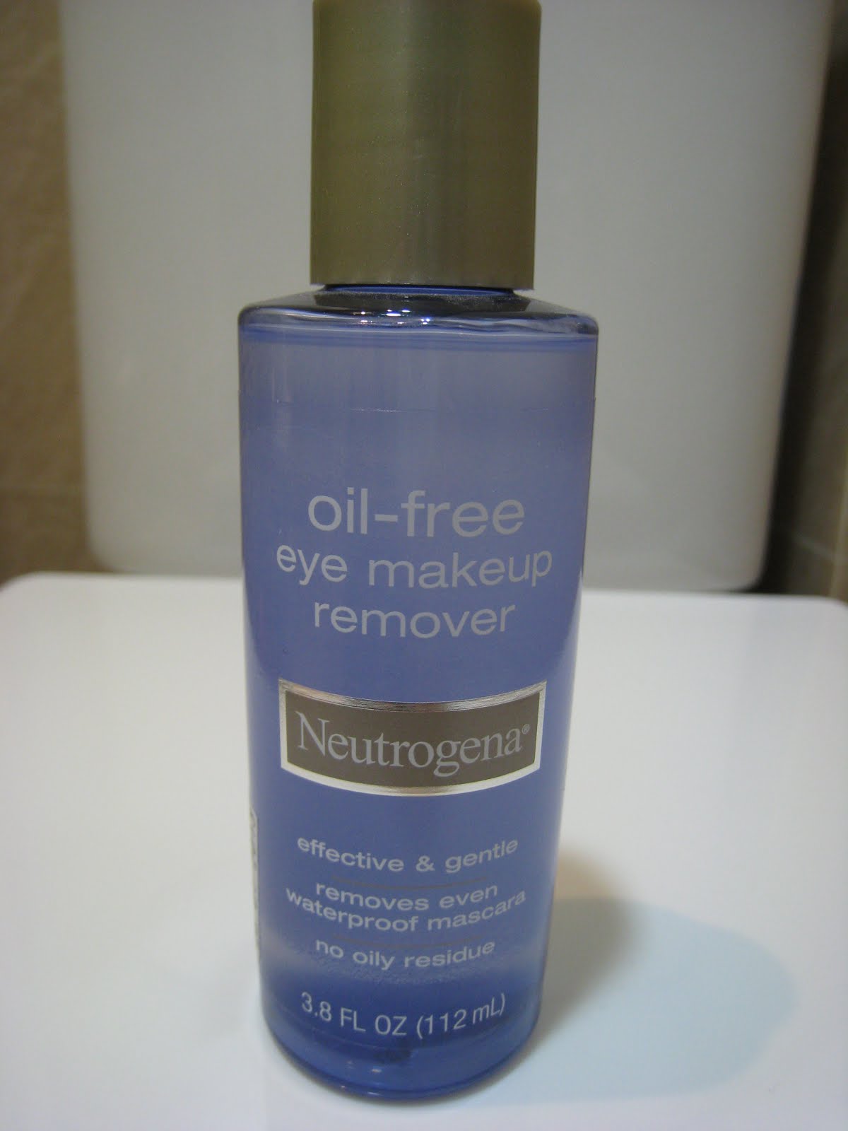 Beauty Blog Neutrogena OilFree Eye Makeup Remover