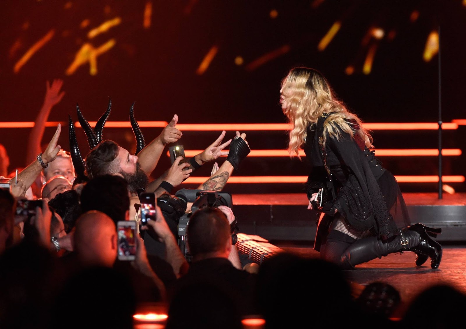 концерт мадонны 2024. мадонна выступление. мадонна концерт 2006. блестящее выступление. концерт мадонны 2024.