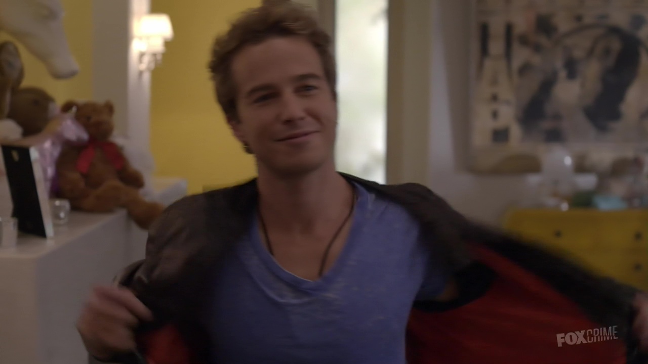 ausCAPS Ryan Carnes shirtless in Bones 610 