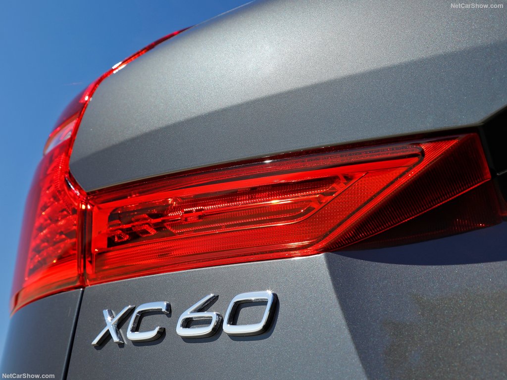 GIÁ XE VOLVO XC60 SUV 5 CHỖ