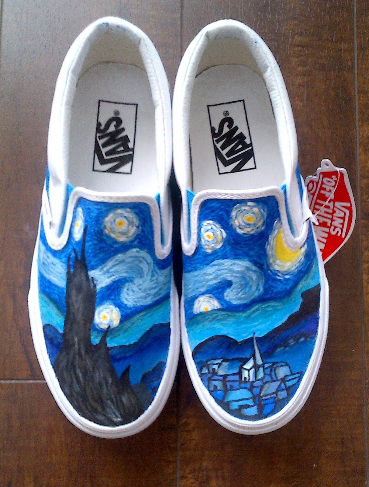 I DRAW ON SHOES.
