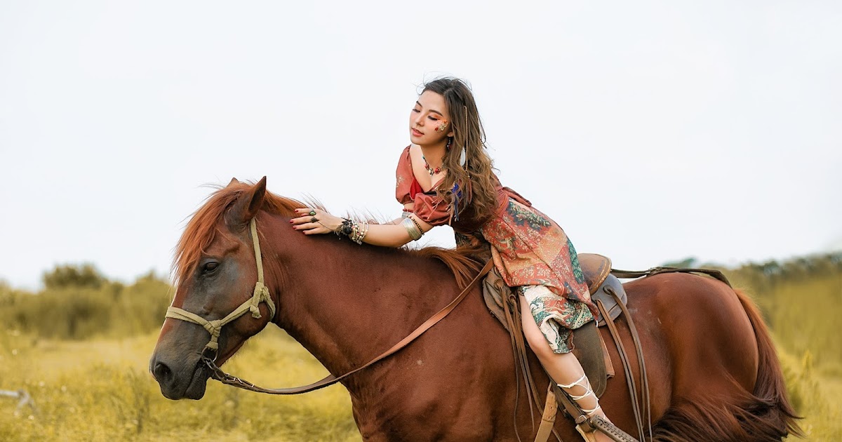 Hot girl. …Hà Linh