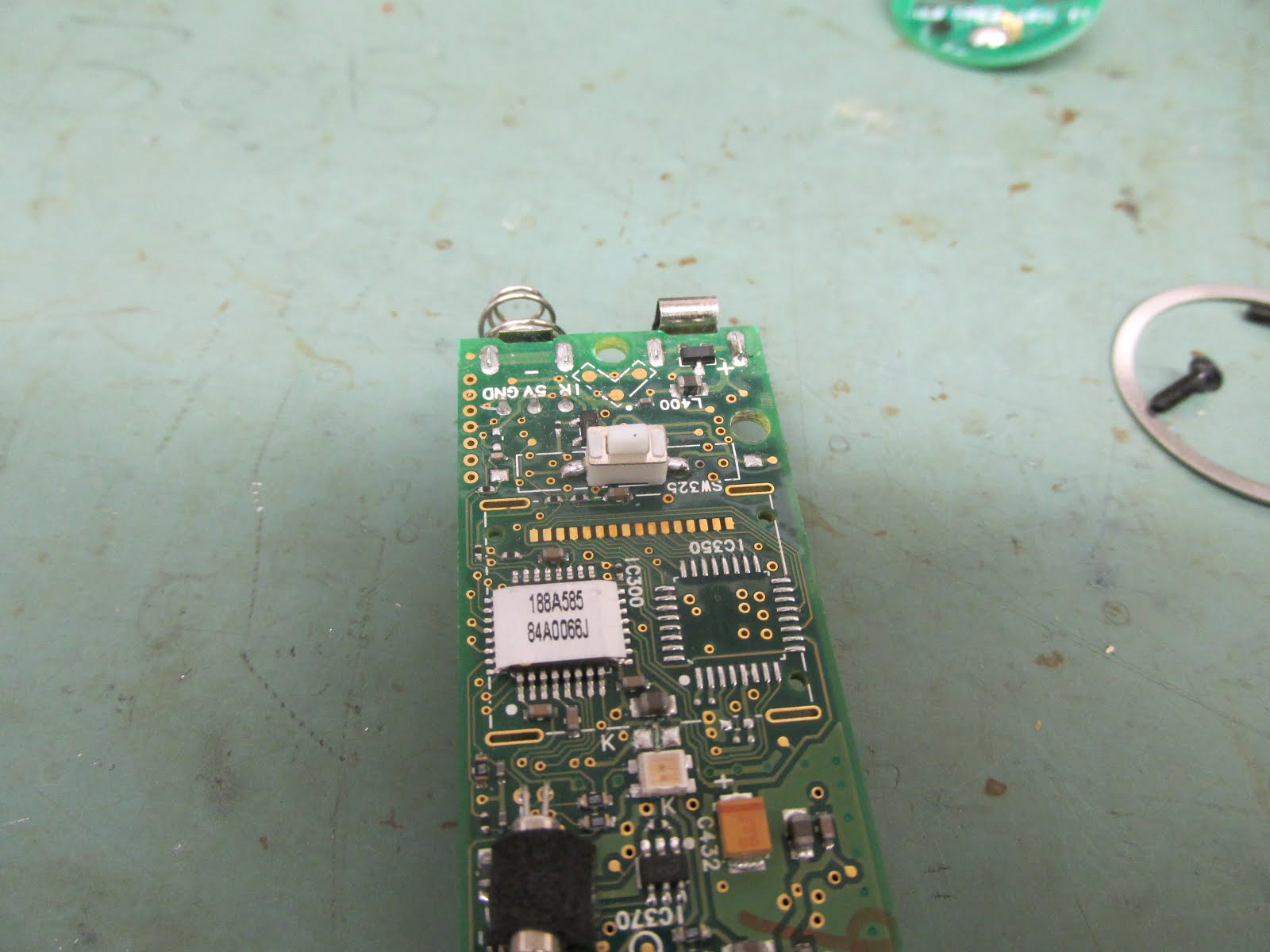 My Commentary and Technical help Shure Wireless Microphone Repair