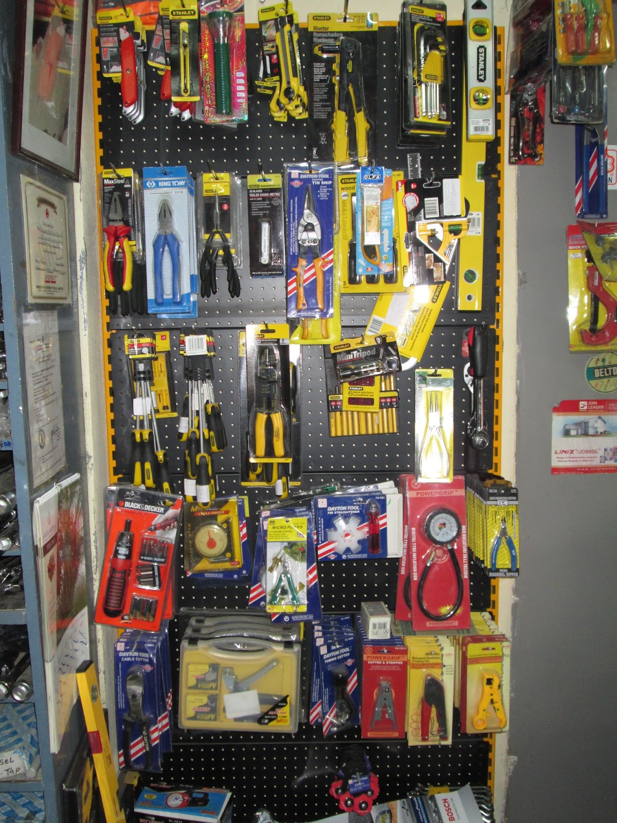 ADS and Informations ® Evergreen Machinery & Tools Stores Ranigunj