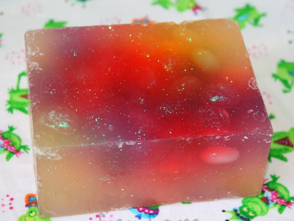 Rainbowlicious Jellybean Soap Review