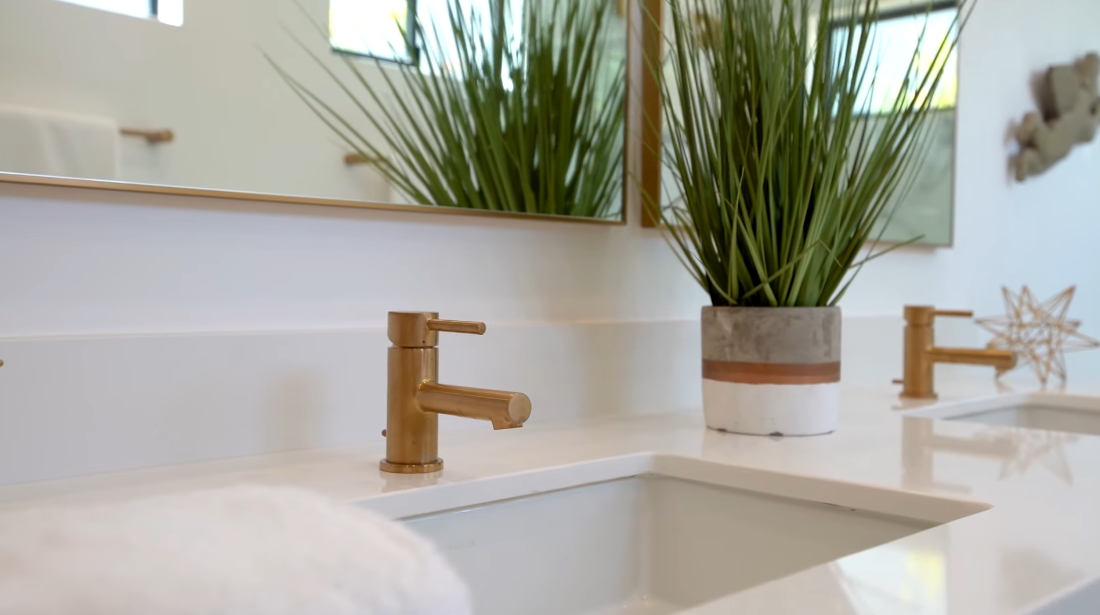 32 Interior Design Photos vs. 2381 E Allview Terrace, Los Angeles Luxury Home Transformation Tour