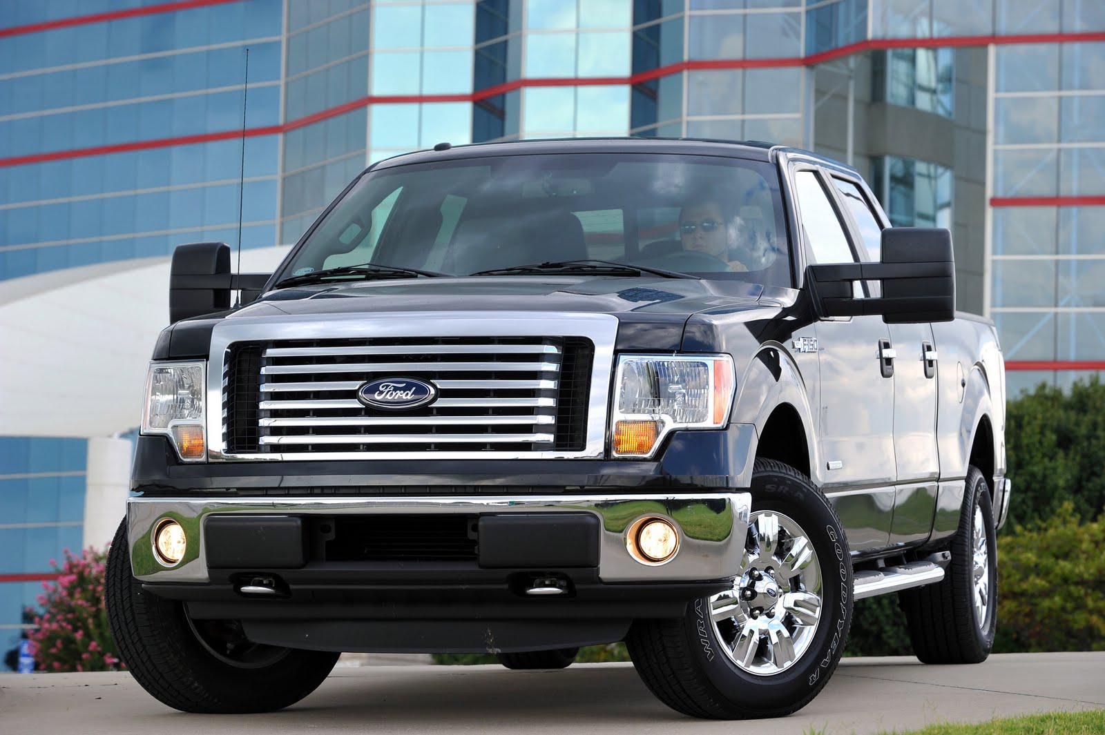 Ford et GM, les moteurs des futurs pick-ups