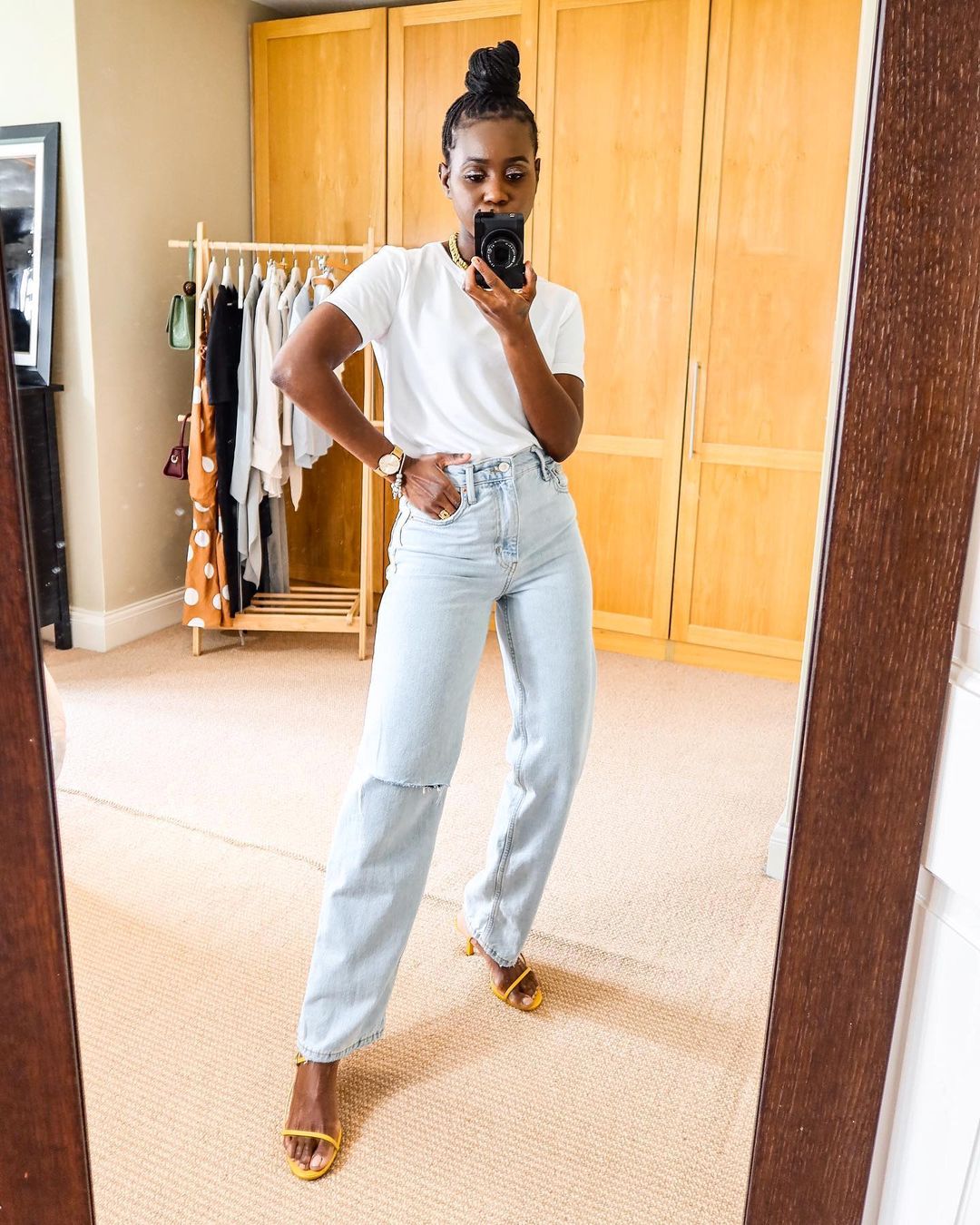 Here's a Super Easy Way to Elevate a White T-shirt and Jeans