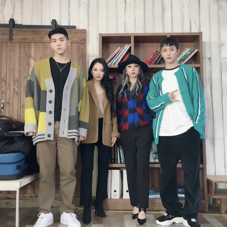 로봇춤인지 유닛안무인지 모르겠는 방금자 브이앱 | 인스티즈