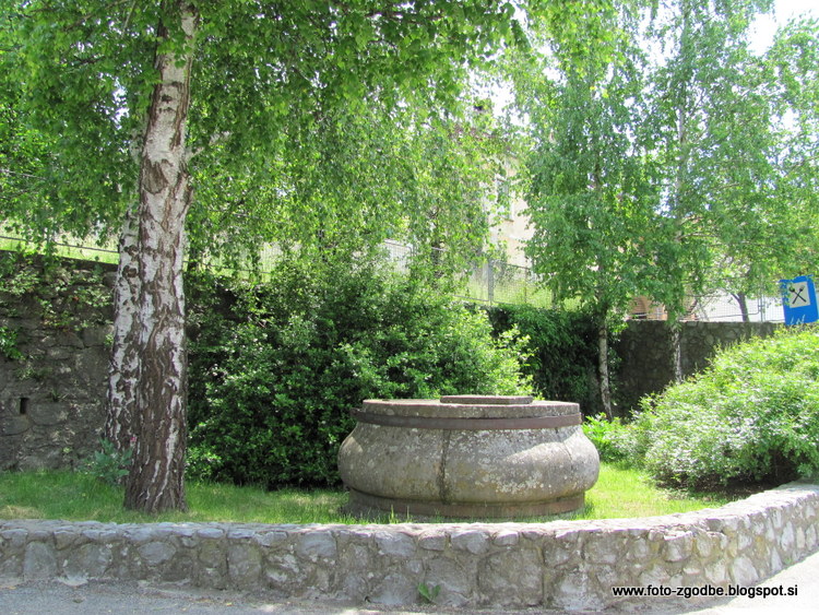 Velike Lašče - vodnjak Slovenija, Dolenjska, Velikolaška