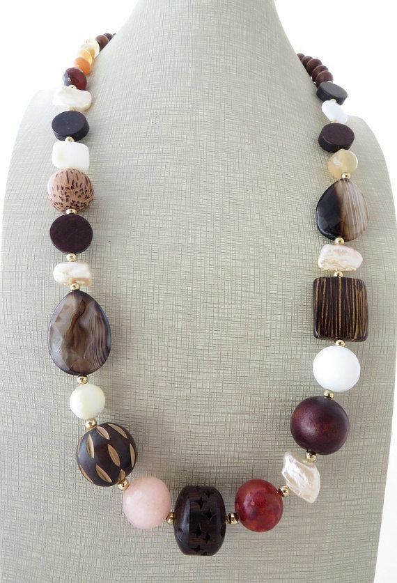 Broad beads necklace