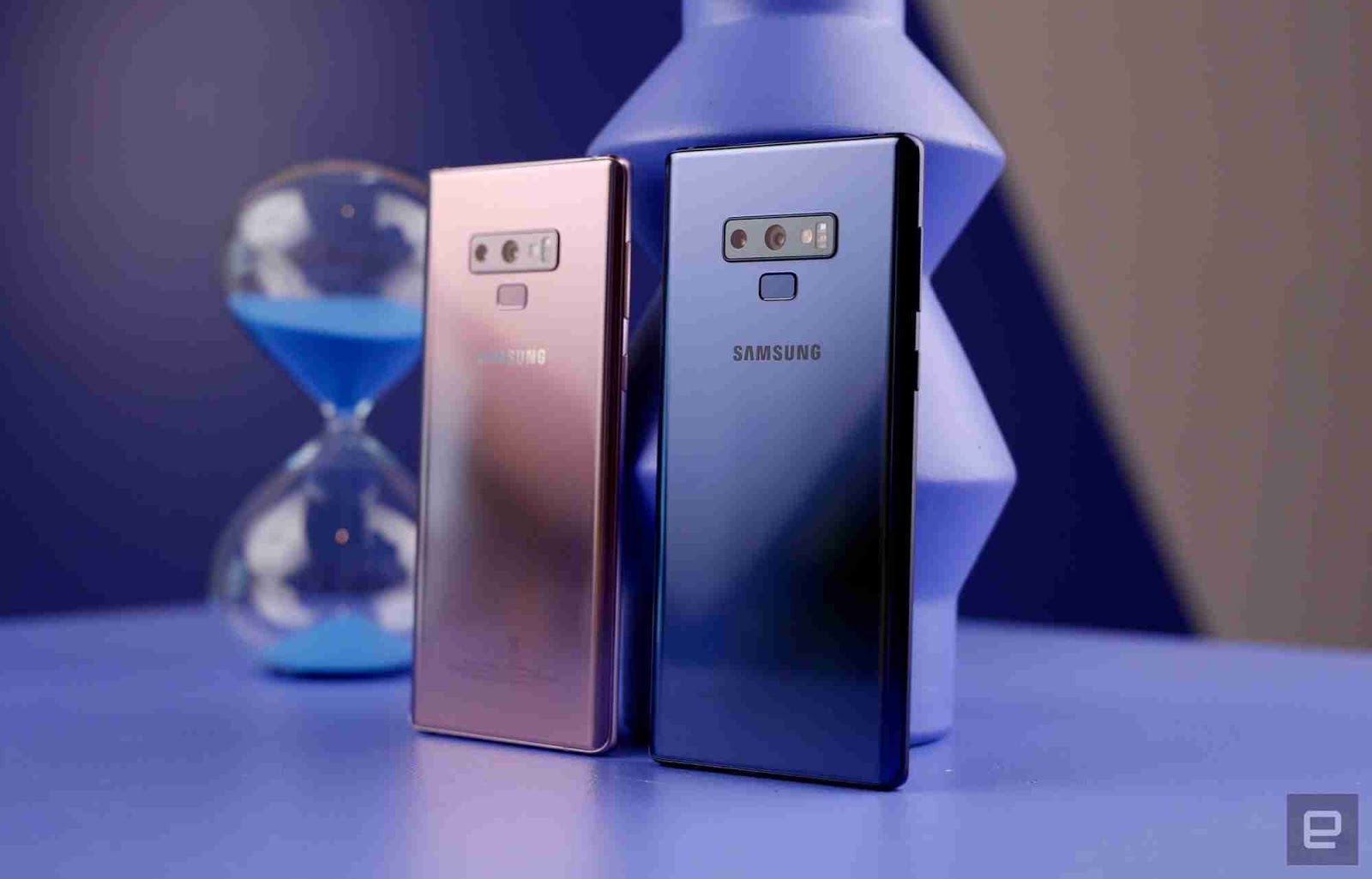 The Samsung Galaxy Note 9 Smart Phone In Its Lavender Purple and Ocean Blue Glory Colours