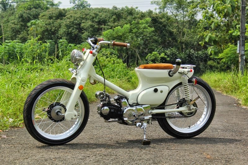 Modifikasi Motor Honda Legenda Astrea