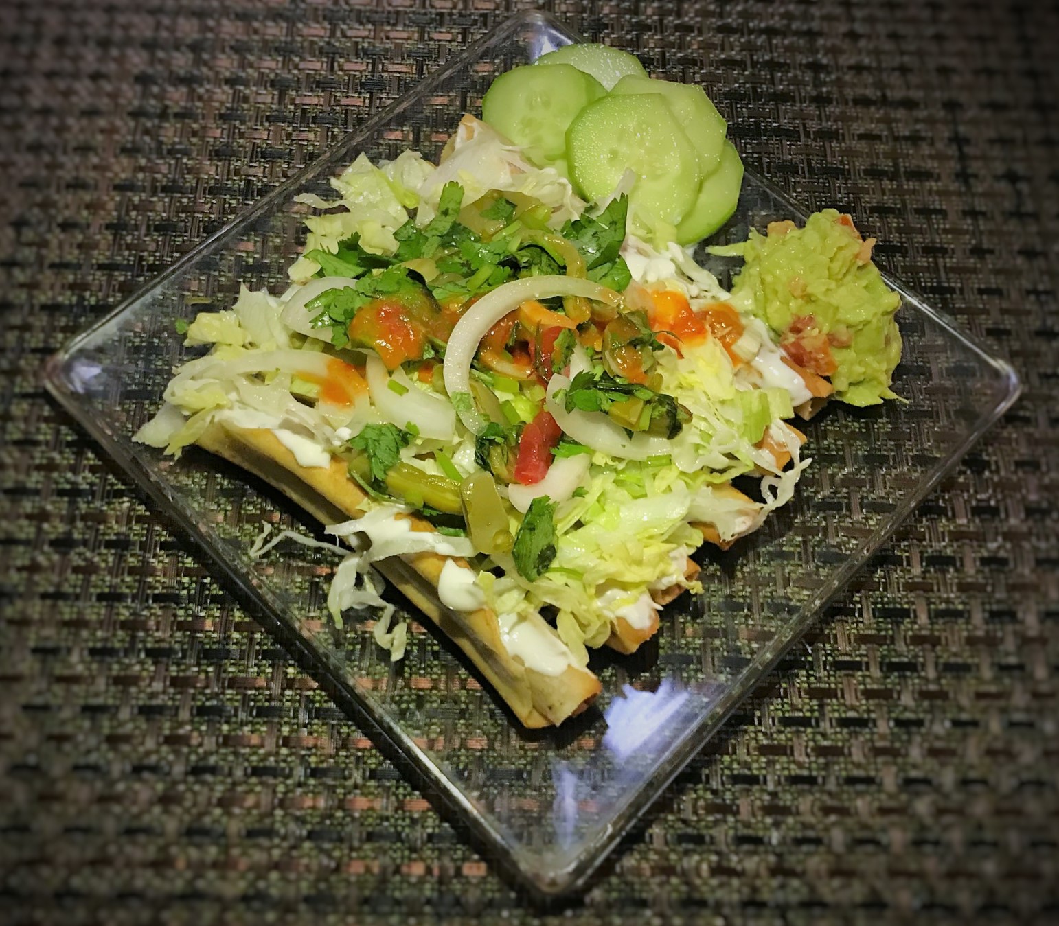 Tacos dorados de pollo