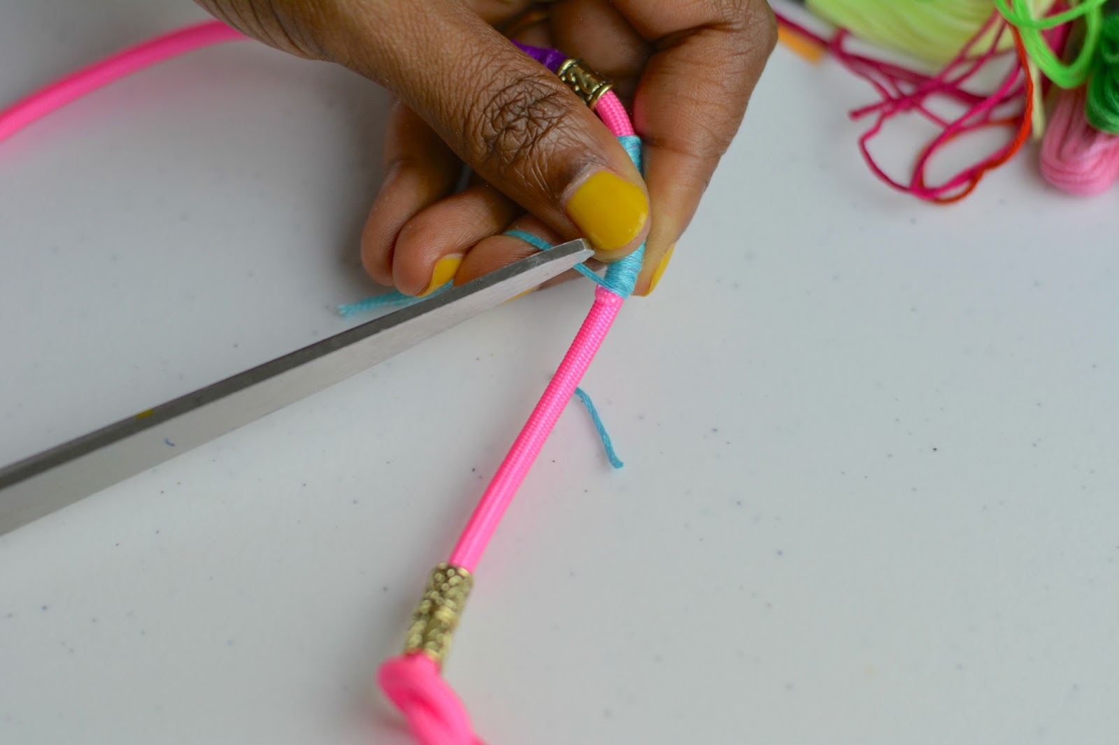 DIY // Vibrant Parachute Cord Necklaces Thriftanista in the City