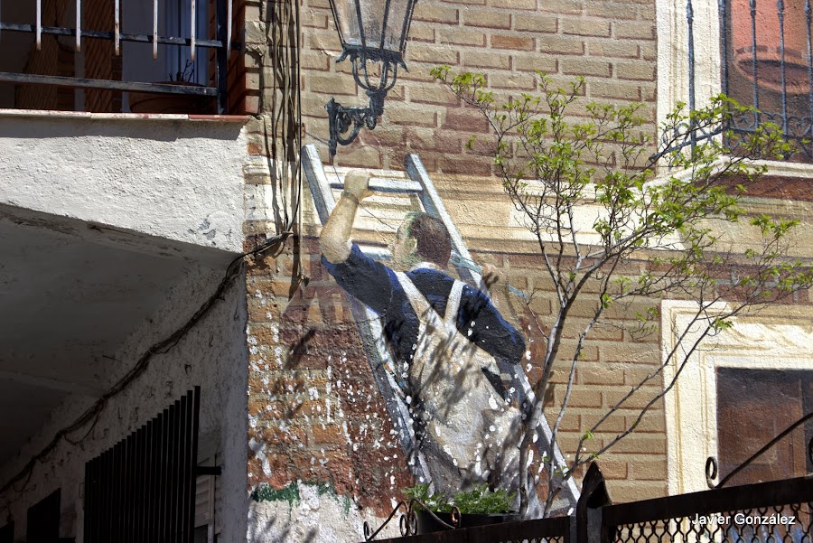 10 Increíbles Trampantojos y murales en Navalcarnero por Alberto Pirrongelli