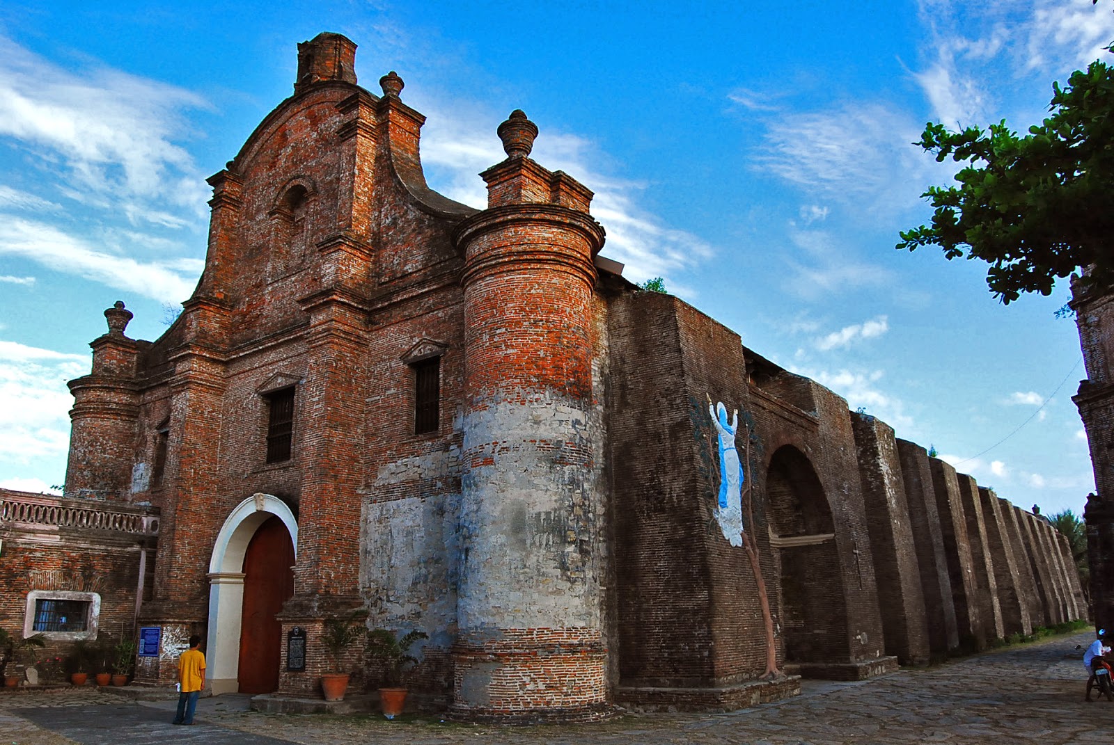 PINAY TAMBAY: The Baroque Churches Of The Philippines