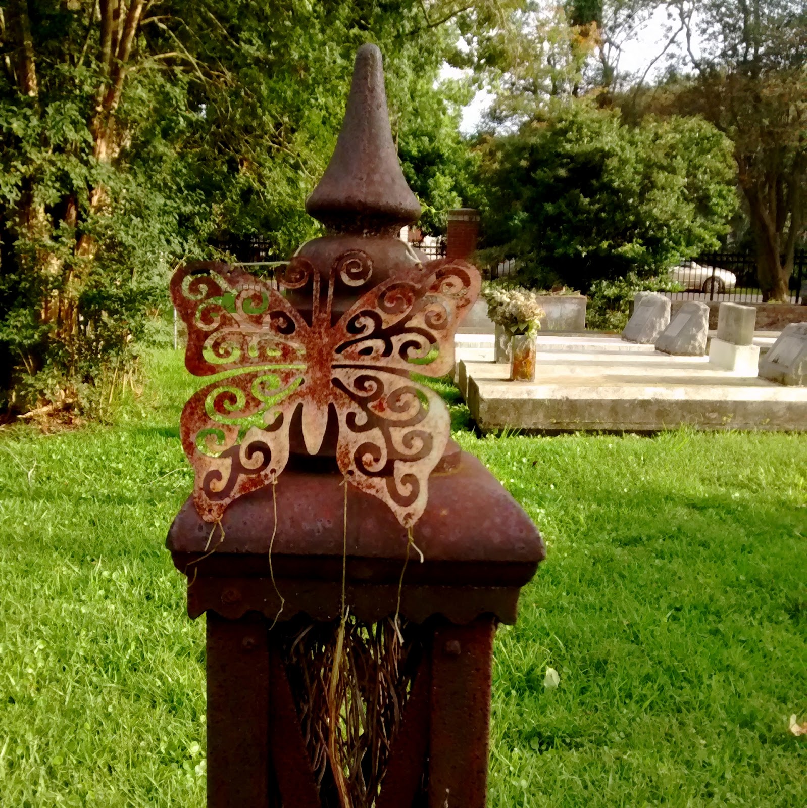 Living Rootless Opelousas Death in Black and White