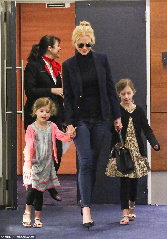 Oh These Famous Kids: Nicole Kidman with daughters Sunday Rose and