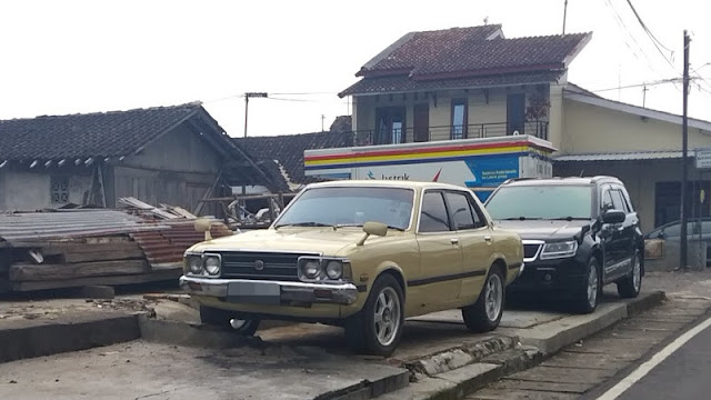 Toyota Corona deluxe 1600 T100